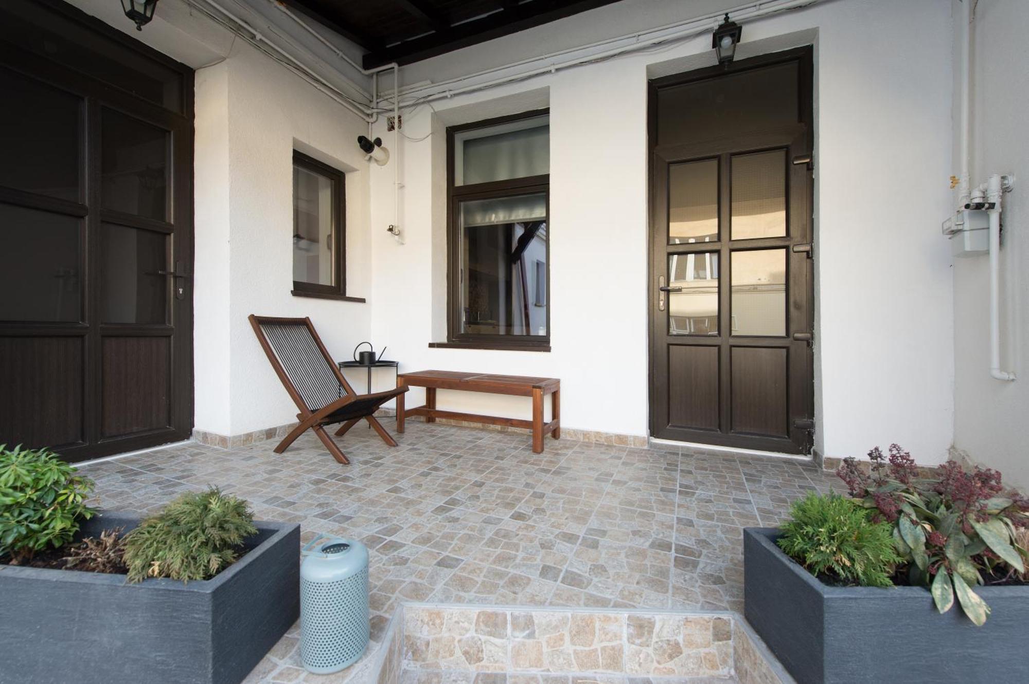 Gorgeous Brasov Flat With Patio And Mountain Views公寓 外观 照片